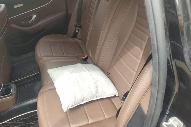 Used Mercedes-Benz E-Class 2022 Second Facelift E 300 L Sporty and Stylish Edition Left Rear Seat