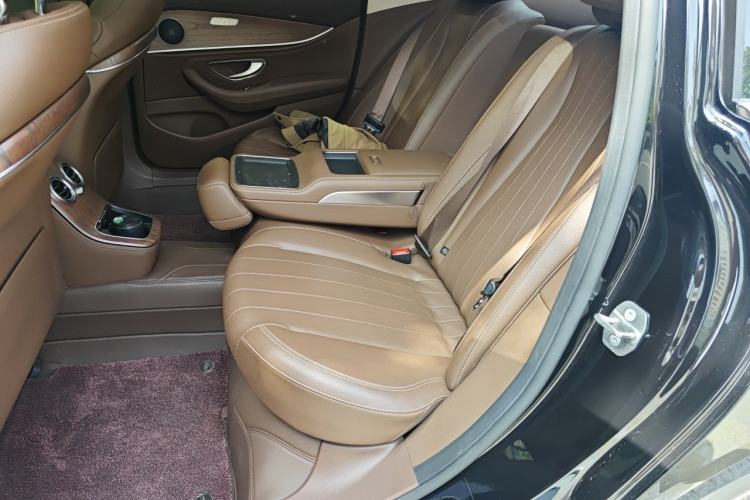 Used Mercedes-Benz E-Class 2022 Revised Version E 300 L Fashion Edition Left Rear Seat