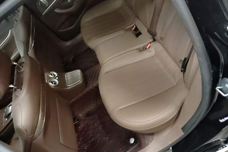 Used Mercedes-Benz E-Class 2022 E 300 L Luxury Model Left Rear Seat