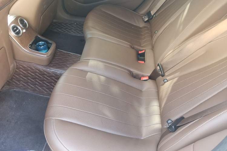 Used Mercedes-Benz E-Class 2022 Revised Version E 300 L Luxury Edition Left Rear Seat