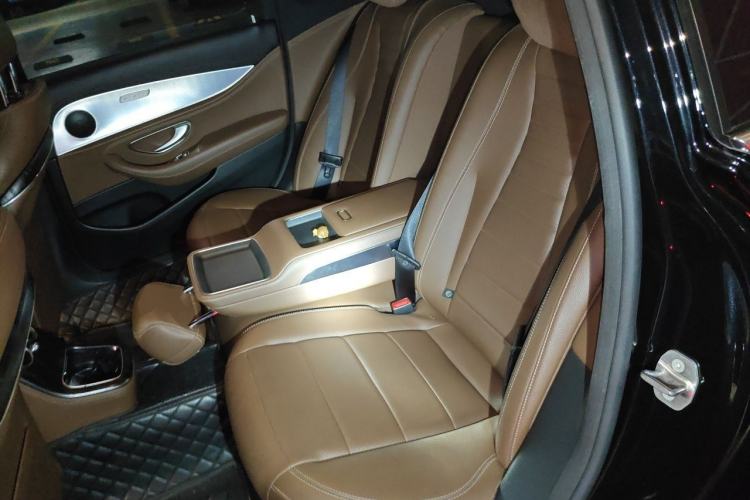 Used Mercedes-Benz E-Class 2022 Revised Version E 300 L Sporty and Stylish Edition Left Rear Seat