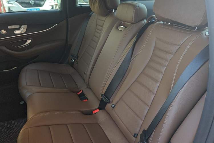 Used Mercedes-Benz E-Class 2022 Revised Version E 300 L Sport Luxury Edition Left Rear Seat