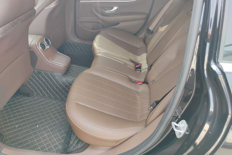 Used Mercedes-Benz E-Class 2022 Revised Version E 300 L Luxury Edition Left Rear Seat