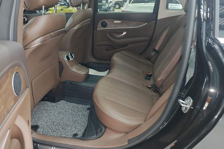 Used Mercedes-Benz E-Class 2022 Revised Version E 300 L Fashion Edition Left Rear Seat