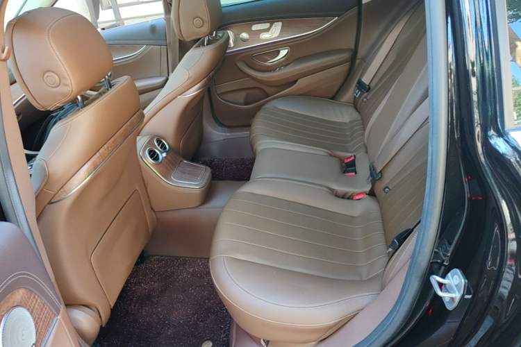 Used Mercedes-Benz E-Class 2022 Updated E 300 L Luxury Edition Left Rear Seat