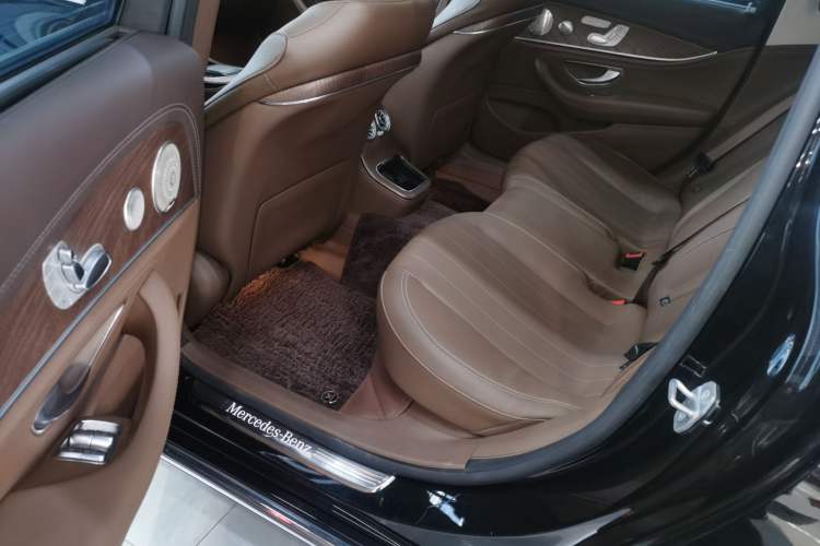 Used Mercedes-Benz E-Class 2022 Updated E 300 L Luxury Edition Left Rear Seat