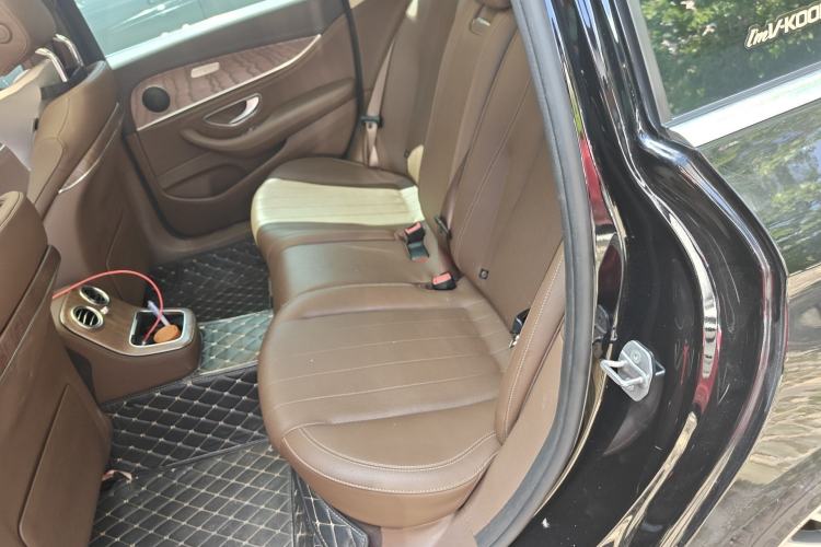 Used Mercedes-Benz E-Class 2022 Revised Version E 300 L Fashion Edition Left Rear Seat