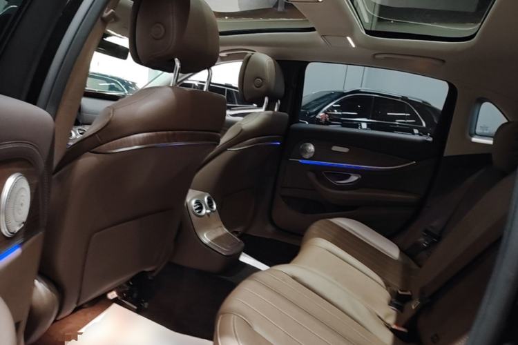 Used Mercedes-Benz E-Class 2022 Revised Version E 300 L Fashion Edition Left Rear Seat