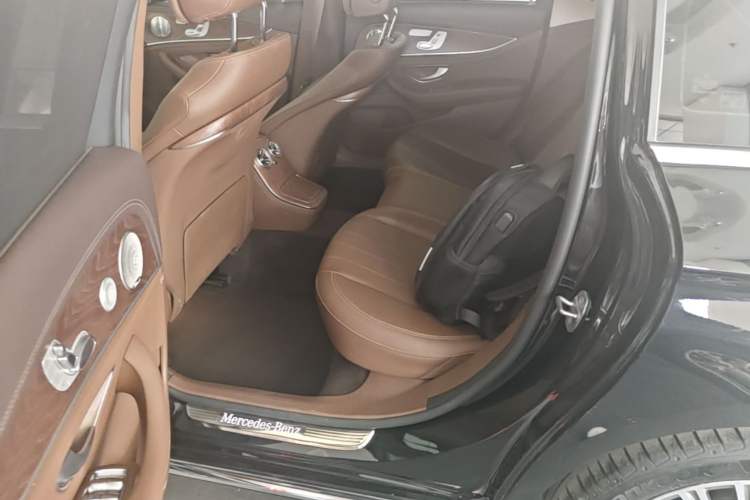 Used Mercedes-Benz E-Class 2022 Second Facelift E 300 L Luxury Edition Left Rear Seat