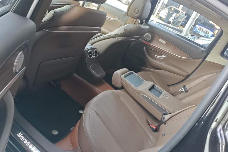 Used Mercedes-Benz E-Class 2022 Second Facelift E 300 L Fashion Edition Left Rear Seat