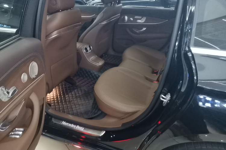 Used Mercedes-Benz E-Class 2022 Second Facelift E 300 L Luxury Edition Left Rear Seat