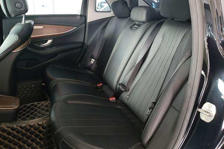 Used Mercedes-Benz E-Class 2022 Revised Version E 300 L Fashion Edition Left Rear Seat