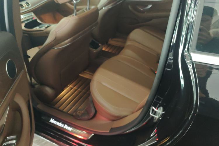 Used Mercedes-Benz E-Class 2022 Revised Version E 300 L Fashion Edition Left Rear Seat