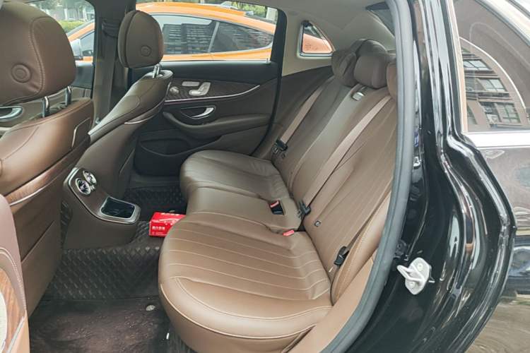 Used Mercedes-Benz E-Class 2022 Revised Version E 300 L Luxury Edition Left Rear Seat
