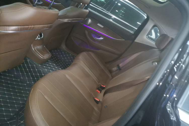 Used Mercedes-Benz E-Class 2022 Revised Version E 300 L Fashion Edition Left Rear Seat