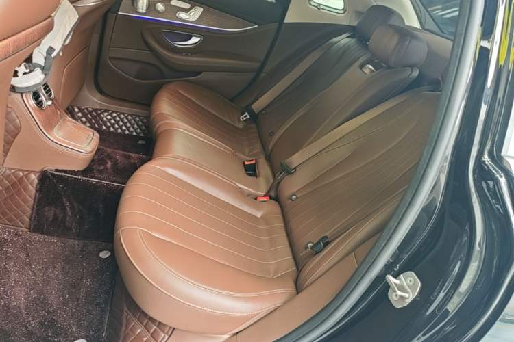 Used Mercedes-Benz E-Class 2022 Second Facelift E 300 L Luxury Edition Left Rear Seat