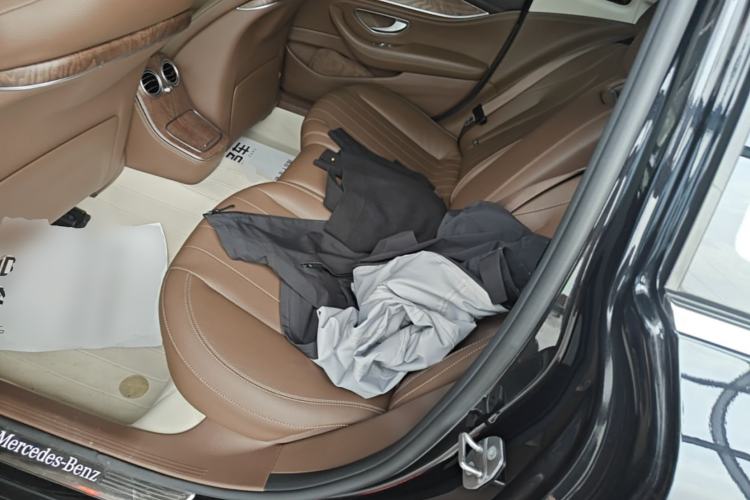Used Mercedes-Benz E-Class 2022 Revised Version E 300 L Luxury Edition Left Rear Seat