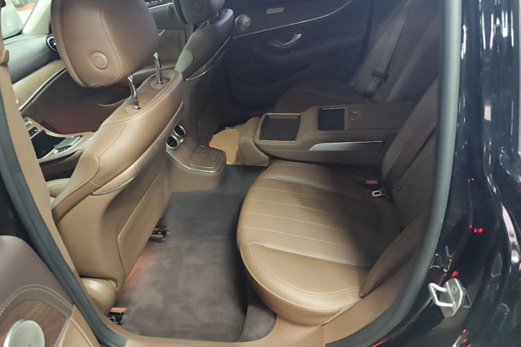 Used Mercedes-Benz E-Class 2022 Revised Version E 300 L Fashion Edition Left Rear Seat