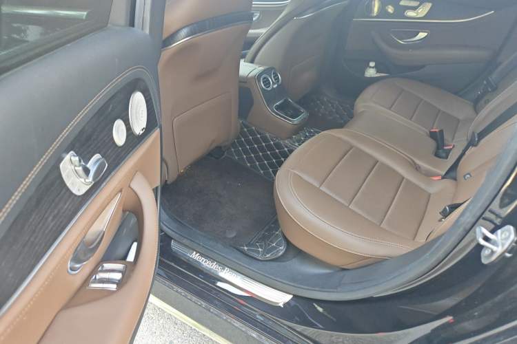 Used Mercedes-Benz E-Class 2022 Second Facelift E 300 L Sport Luxury Edition Left Rear Seat