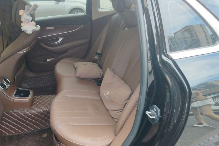 Used Mercedes-Benz E-Class 2022 Revised Version E 300 L Fashion Edition Left Rear Seat
