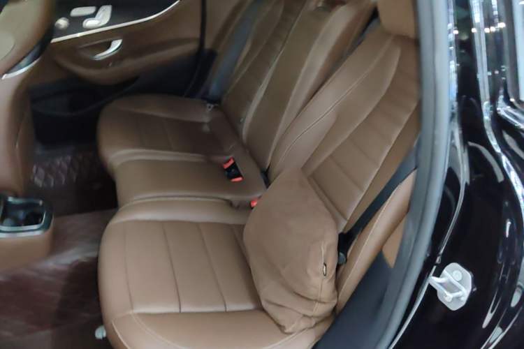 Used Mercedes-Benz E-Class 2022 Revised Version E 300 L Sport Luxury Edition Left Rear Seat