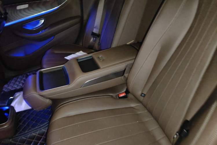 Used Mercedes-Benz E-Class 2022 Revised Version E 300 L Fashion Edition Left Rear Seat