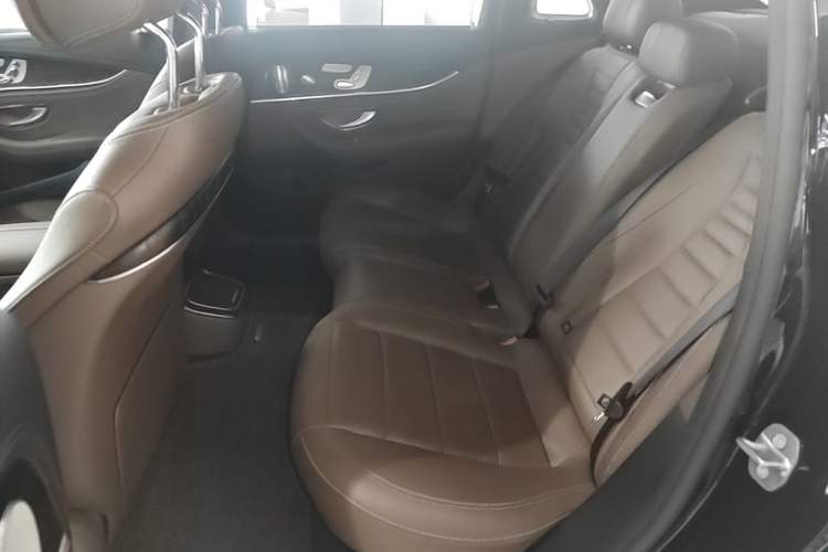 Used Mercedes-Benz E-Class 2022 Revised Version E 300 L Sport Luxury Edition Left Rear Seat