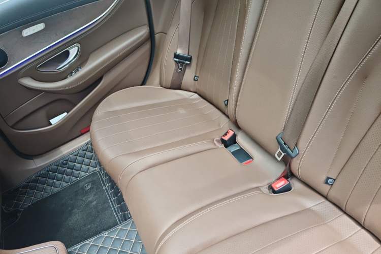 Used Mercedes-Benz E-Class 2022 Second Facelift E 300 L Fashion Edition Left Rear Seat