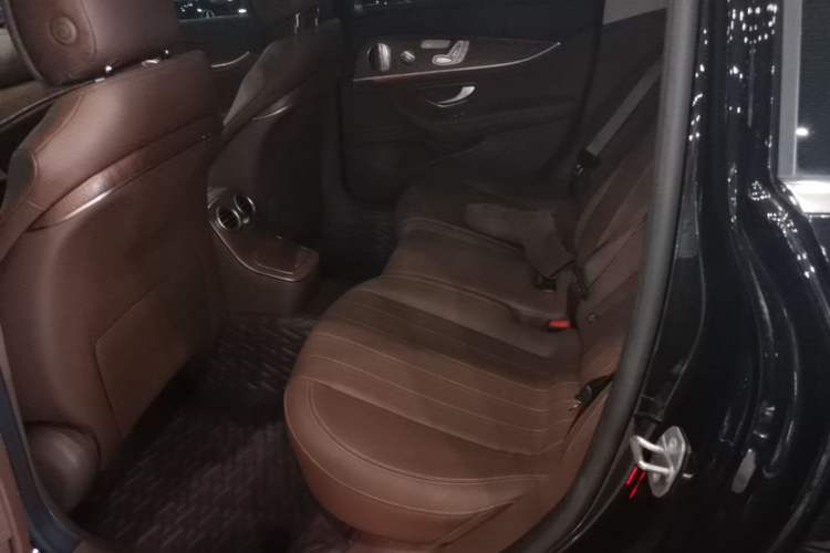 Used Mercedes-Benz E-Class 2022 Second Facelift E 300 L Luxury Edition Left Rear Seat