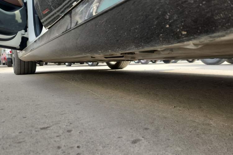 Used Mercedes-Benz E-Class 2022 E 300 Stylish Sports Edition Left Side Sill
