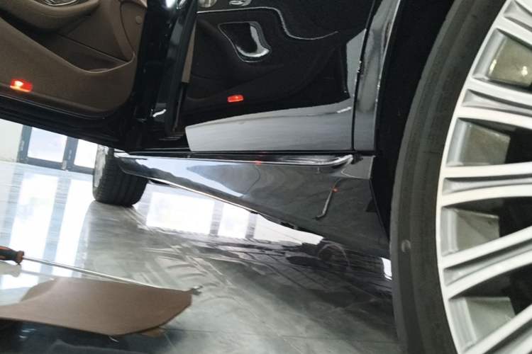 Used Mercedes-Benz E-Class 2022 Revised Version E 300 L Luxury Edition Left Side Sill
