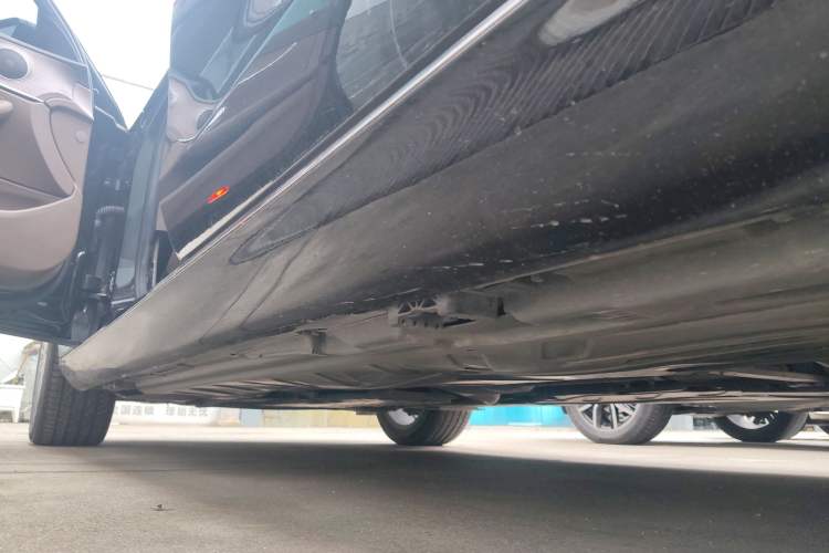 Used Mercedes-Benz E-Class 2022 Updated E 260 L Left Side Sill
