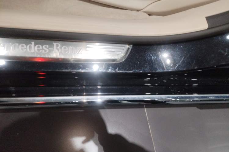 Used Mercedes-Benz E-Class 2022 Second Facelift E 300 L Fashion Edition Left Side Sill