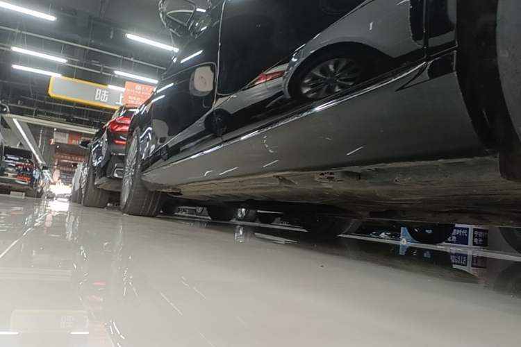 Used Mercedes-Benz E-Class 2022 E 300 L Luxury Model Left Side Sill