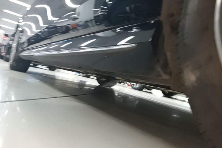Used Mercedes-Benz E-Class 2022 Revised E 300 L Sporty and Stylish Edition Left Side Sill