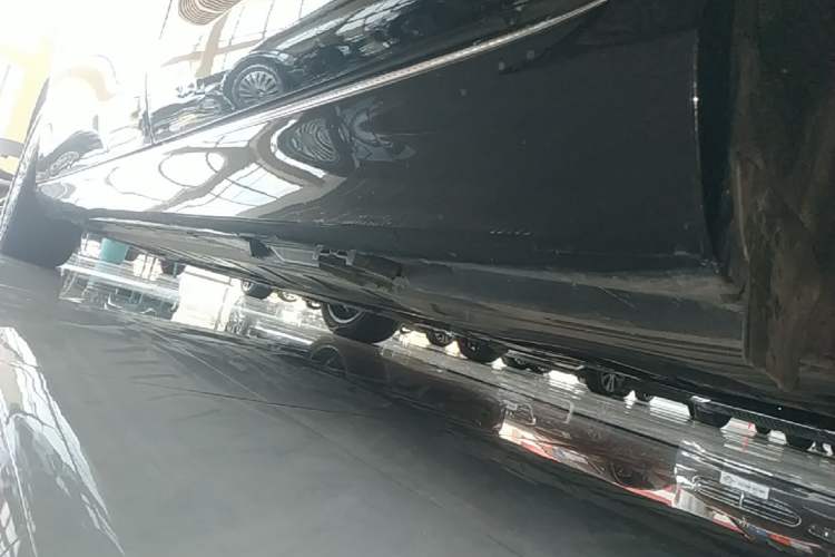 Used Mercedes-Benz E-Class 2022 Revised Version E 300 L Luxury Edition Left Side Sill