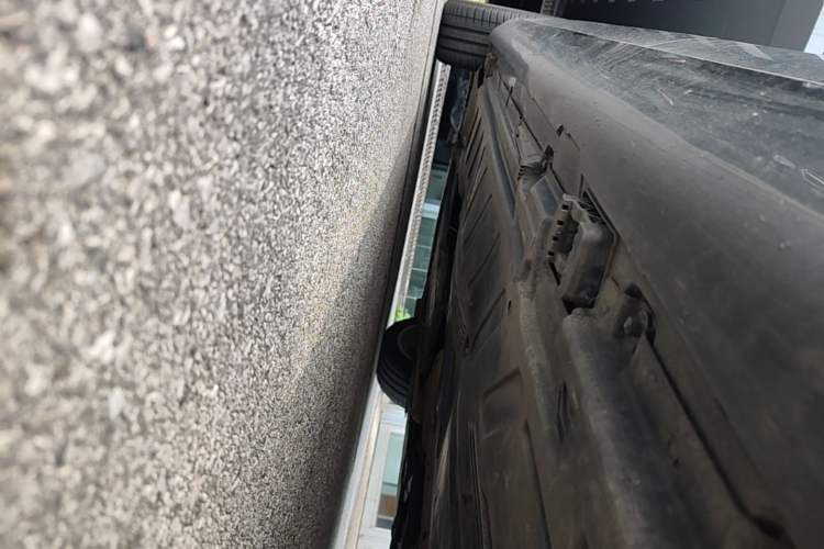 Used Mercedes-Benz E-Class 2022 Updated E 300 L Stylish Edition Left Side Sill
