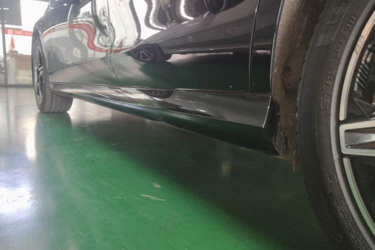Used Mercedes-Benz E-Class 2022 E 300 Stylish Sports Edition Left Side Sill