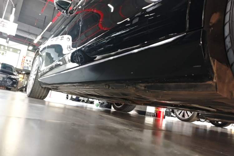 Used Mercedes-Benz E-Class 2022 E 300 L Luxury Model Left Side Sill