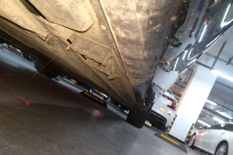 Used Mercedes-Benz E-Class 2022 Updated E 300 L Luxury Edition Left Side Sill