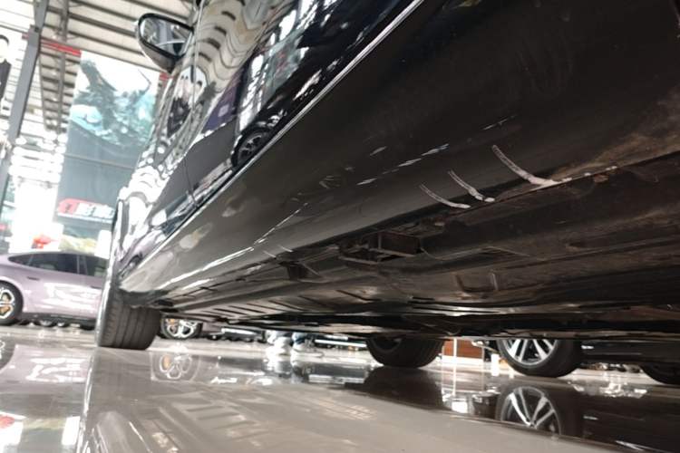 Used Mercedes-Benz E-Class 2022 Second Facelift E 260 L Left Side Sill