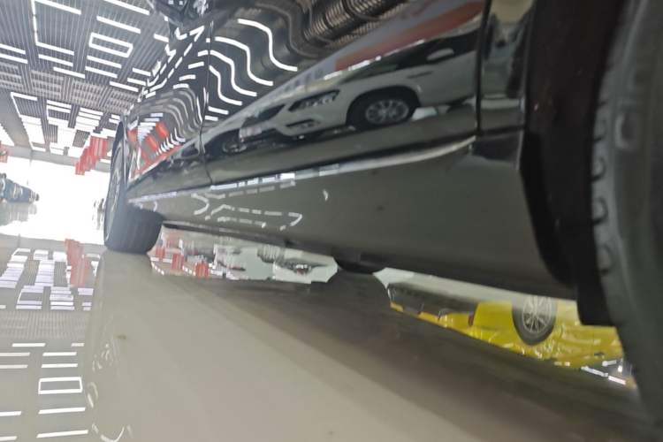 Used Mercedes-Benz E-Class 2022 Revised Version E 300 L Fashion Edition Left Side Sill