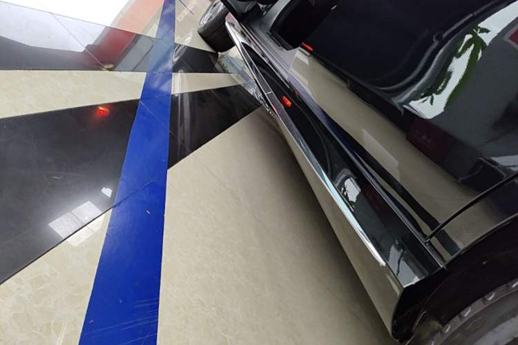 Used Mercedes-Benz E-Class 2022 E 260 L Sport Edition Left Side Sill