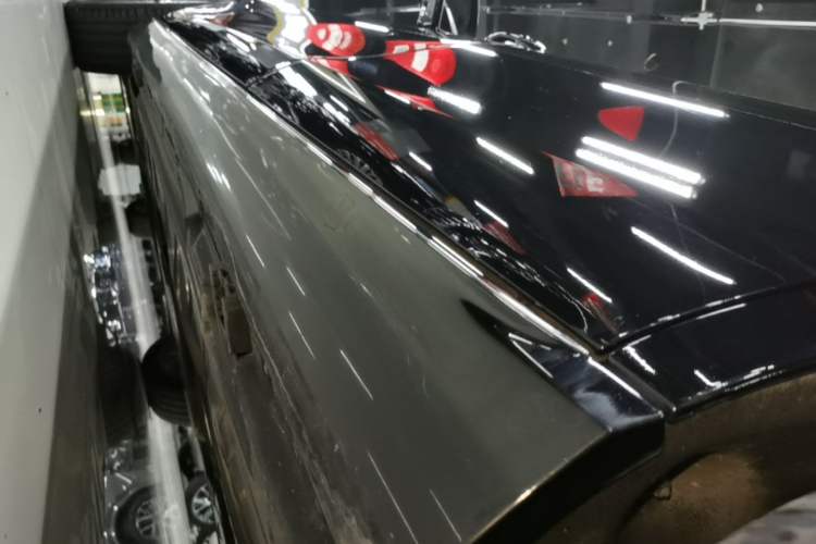 Used Mercedes-Benz E-Class 2022 Updated E 300 L Luxury Edition Left Side Sill