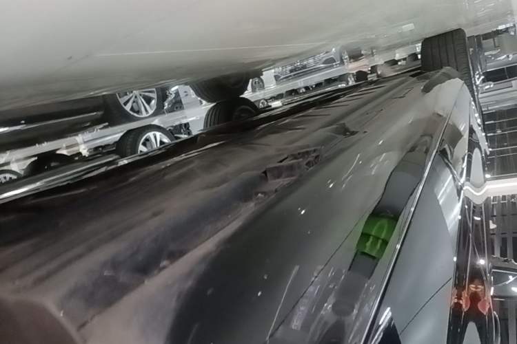 Used Mercedes-Benz E-Class 2022 E 300 L Luxury Model Left Side Sill