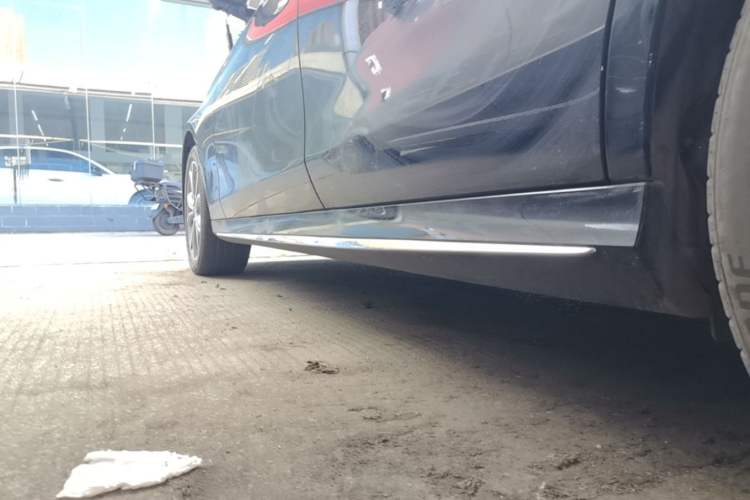 Used Mercedes-Benz E-Class 2022 Revised Version E 300 L Sporty and Stylish Edition Left Side Sill