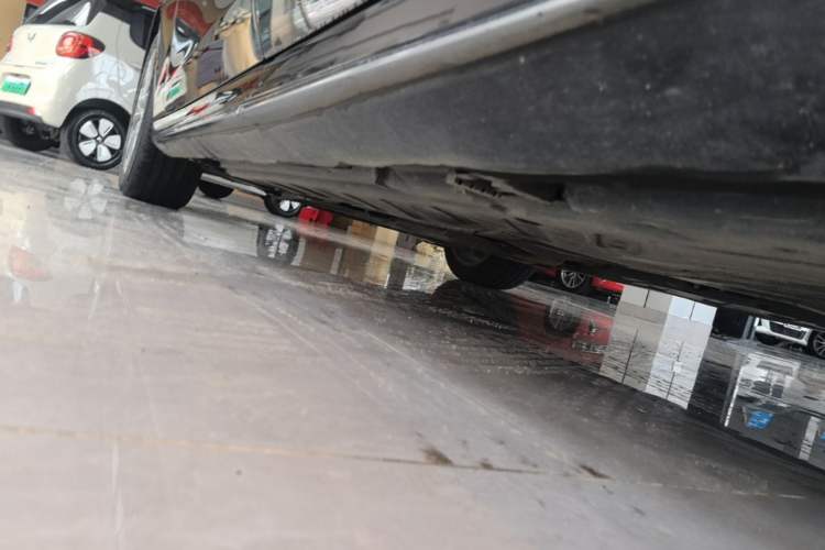 Used Mercedes-Benz E-Class 2022 Revised E 300 L Sporty and Stylish Edition Left Side Sill