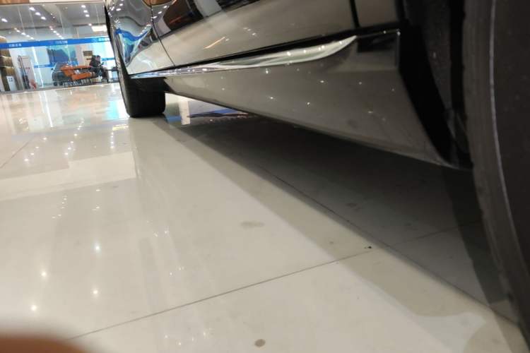 Used Mercedes-Benz E-Class 2022 Revised Version E 300 L Luxury Edition Left Side Sill
