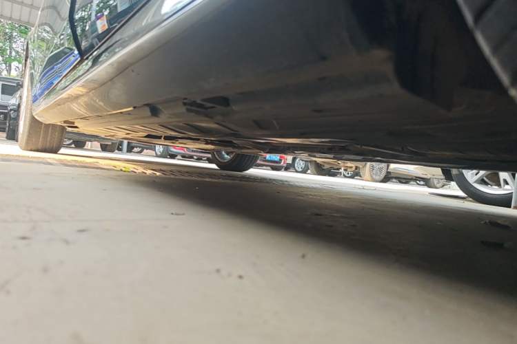 Used Mercedes-Benz E-Class 2022 Second Facelift E 300 L Sport Luxury Edition Left Side Sill