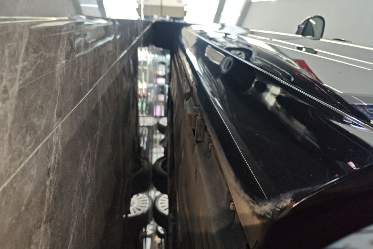 Used Mercedes-Benz E-Class 2022 Revised Version E 300 L Fashion Edition Left Side Sill